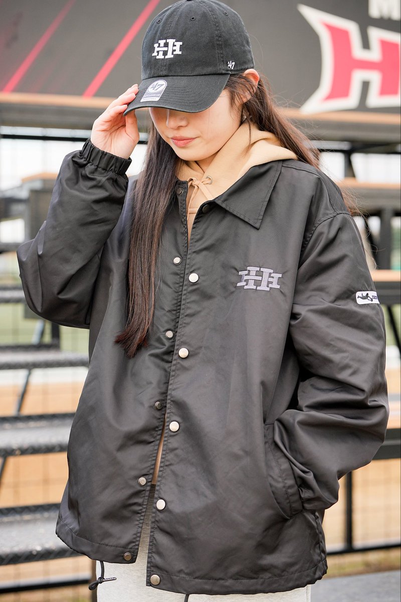 ご好評いただいている新商品👀 今回のコーチジャケットは、女性にも