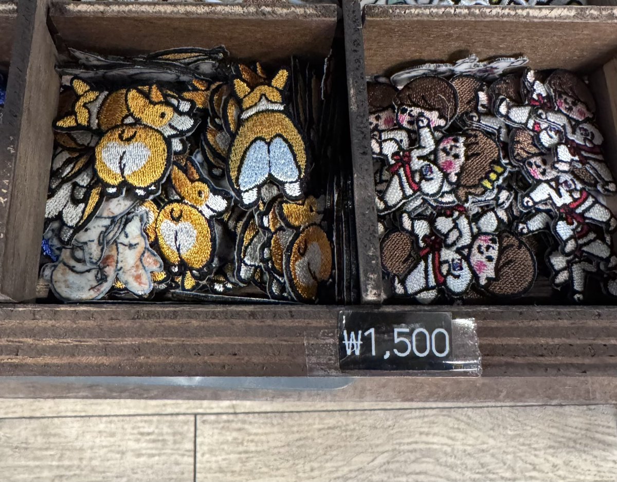 またしても韓国にやって来ました。 そしてコーギーのワッペンを見つけ