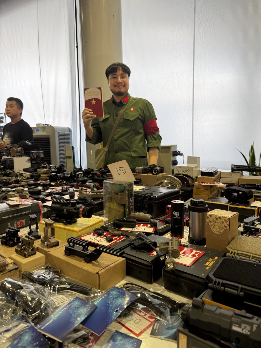 gamegun's tweet photo. ท่านเจ้าของร้าน #airsoftshow26 https://t.co/rQmj1UsQGc