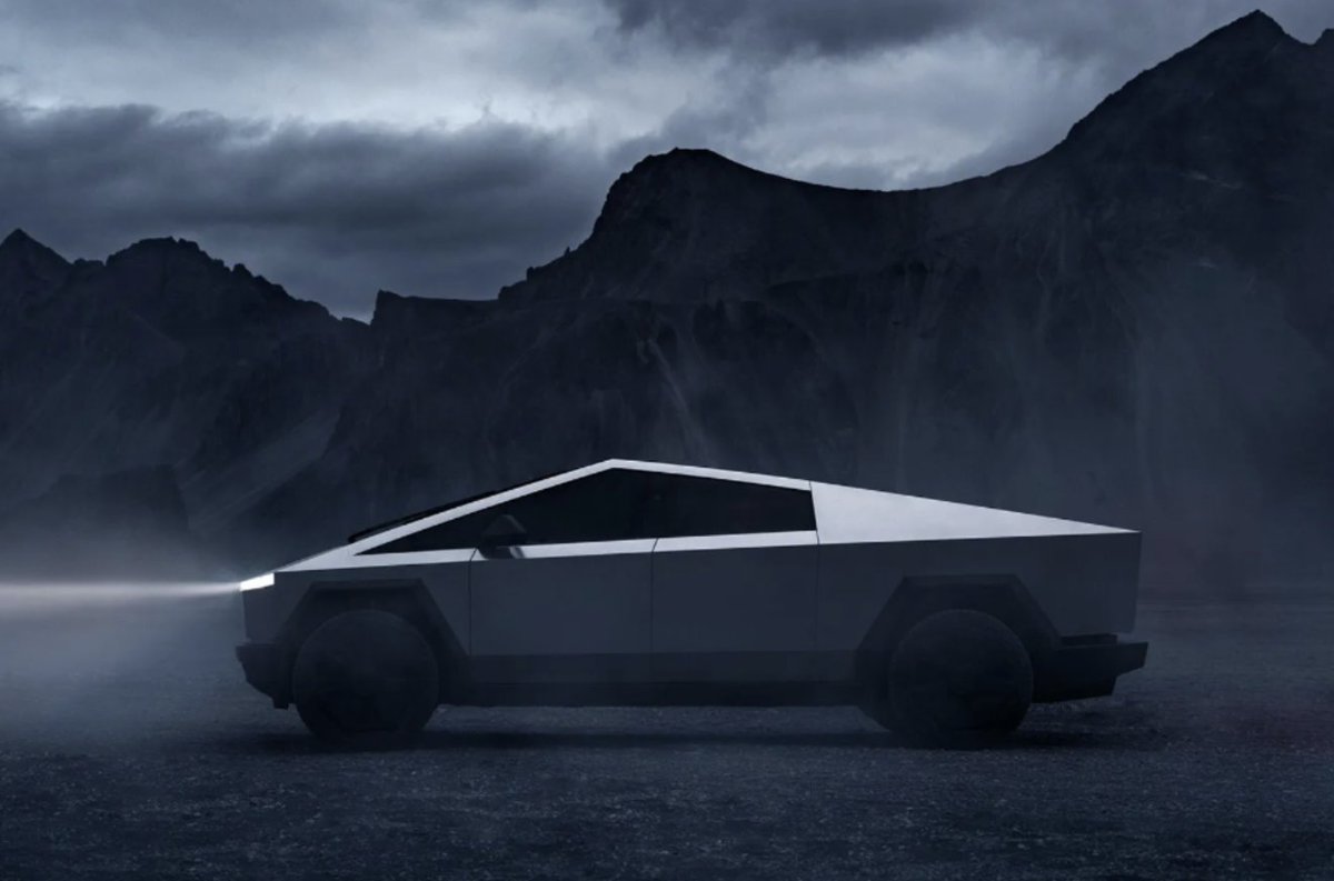 EngineerOnAuto's tweet image. These @cybertruck look more appealing by the day! Should I pull the trigger on one?