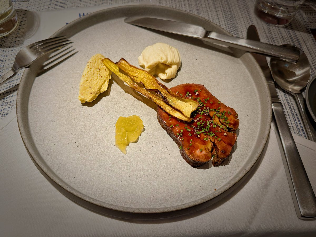 Pote8088's tweet photo. FOOD &amp; VIEW https://t.co/bTju8mQWIA