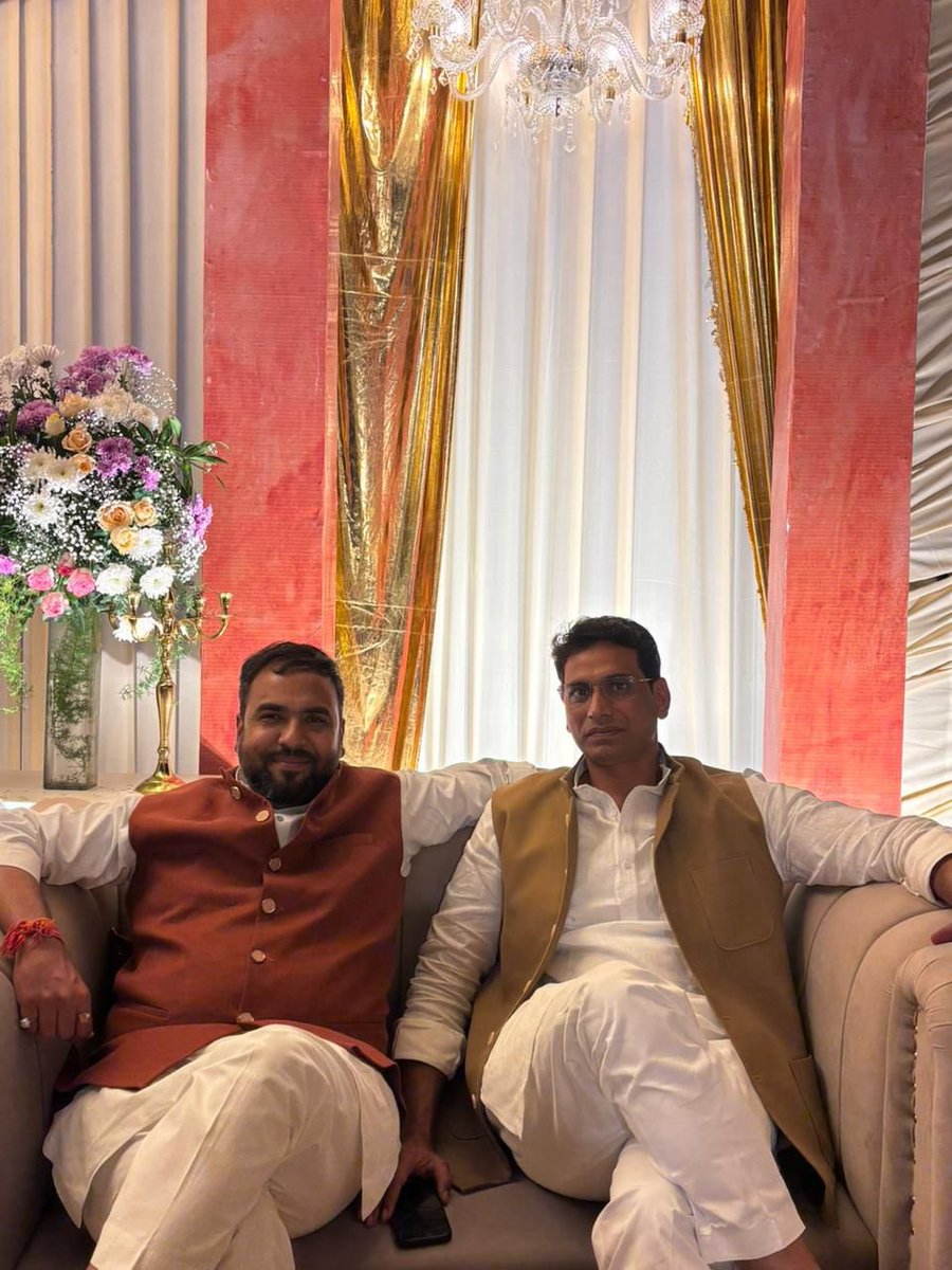 छत्तीशगढ़ के भविष्य और युवाओं के सुपरस्टार भिलाई विधायक प्रिय भाई देवेंद्र यादव जी को जन्मदिन की हार्दिक बधाई एवं शुभकामनाएँ।

ईश्वर से प्रार्थना है कि आपको उत्तम स्वास्थ्य, दीर्घायु और निरंतर ऊर्जा प्रदान करें, ताकि आप जनसेवा के पथ पर इसी दृढ़ता और समर्पण के साथ आगे बढ़ते रहें।