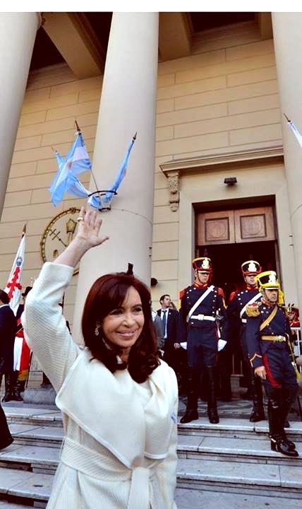 maticrisis's tweet photo. Nació acá. Argentina y peronista, gracias a Dios. Feliz cumpleaños te amamos https://t.co/tq7e3WFldo