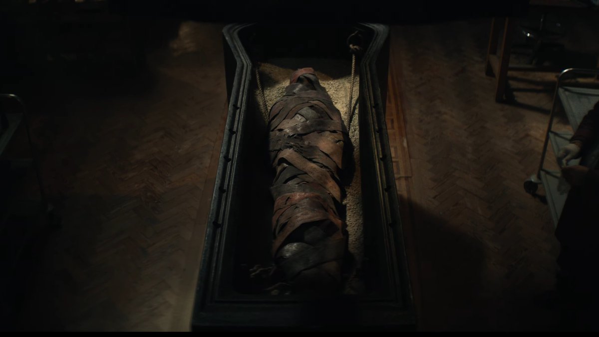 The Mummy ฉบับใหม่ ที่มาพร้อมความสยองและโหดเต็มพิกัด โดยผกก. Evil Dead Rises กำลังจะฉาย 16 เมษายนนี้

โดยปรับโทนเป็นหนังสยองขวัญเต็มสูบ พร้อมด้วยฉากชวนแหวะ ที่ผกก.บอกว่าหนังมันจะมีความสืบสวนดาร์กๆ แหวะๆ แบบ Se7en ผสมความเหนือธรรมชาติแบบ Poltergeist