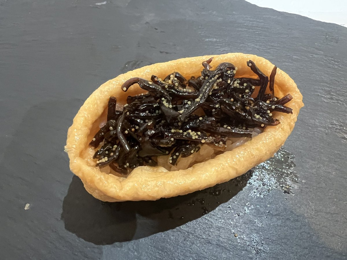 inari_otsuka's tweet photo. ここいなり大塚店限定
子持ち木耳
利尻昆布巻き
いなりセット
480円

#ここいなり
#themostdeliciousinJapan
#kokoinari
#いなり寿司
#いなり専門
#inarisushi
#芋王
#いなり寿司日本一
#inarispecialty
#otsukastation
#jrotsukastation https://t.co/OBhkRC8j1R