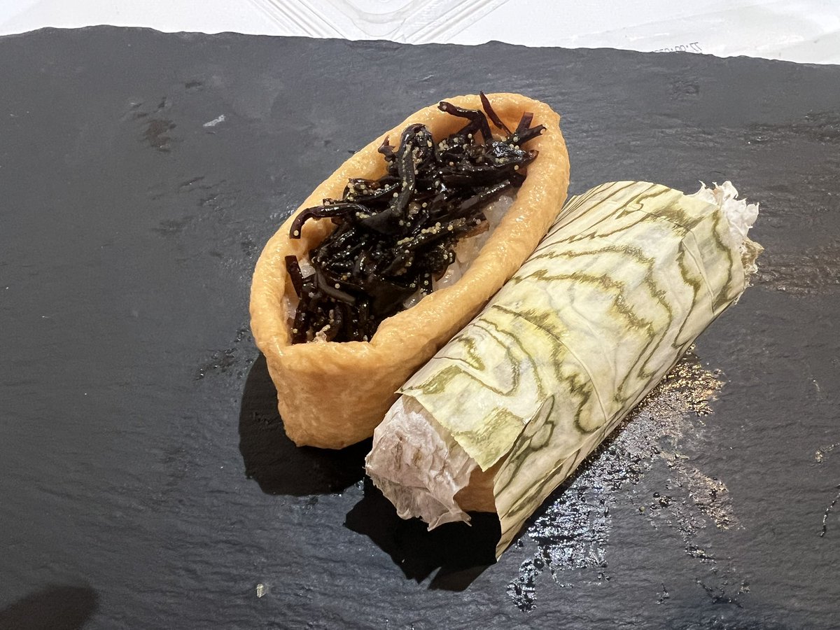inari_otsuka's tweet photo. ここいなり大塚店限定
子持ち木耳
利尻昆布巻き
いなりセット
480円

#ここいなり
#themostdeliciousinJapan
#kokoinari
#いなり寿司
#いなり専門
#inarisushi
#芋王
#いなり寿司日本一
#inarispecialty
#otsukastation
#jrotsukastation https://t.co/OBhkRC8j1R
