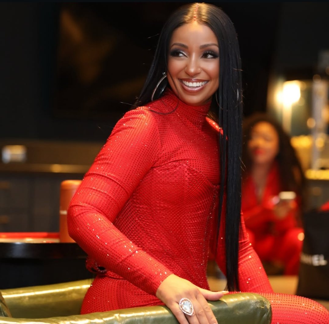 Mýa stuns in new pictures of her concert at Kia Forum