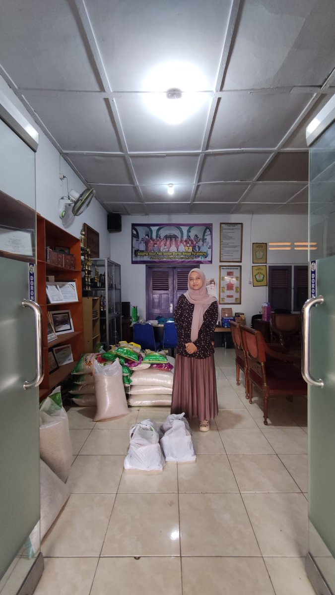 amwidyoulagi's tweet photo. Bismillah..
Teman-teman, aku mau mengajak Jum'at Berkah Berbagi Es Teh Poci untuk berbuka puasa di mesjid dan panti asuhan di Purwokerto. 5rb/cup tidak ada minimal. Silakan teman-teman yang berkenan ikut bisa chat ke Whatsapp: https://t.co/IRhCOnODGX

Makasih, berkah selalu.. 🤗 https://t.co/oYm1rzmveZ