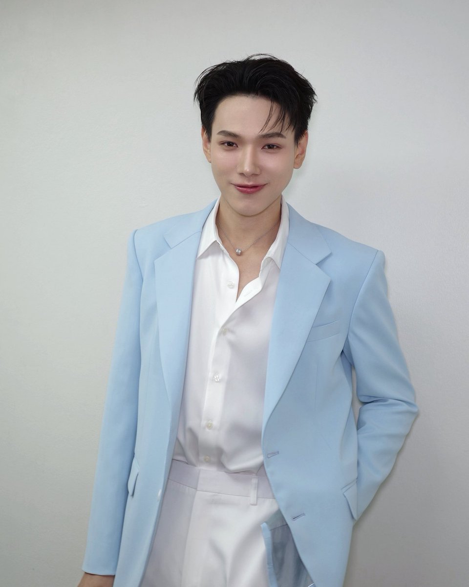 วันนี้มาลุคหล่อแบบคลีน หล่อใสปิ้งๆๆๆ

#AqualunaxDAOU
#ต้าห์อู๋ #DAOU #oueiija
