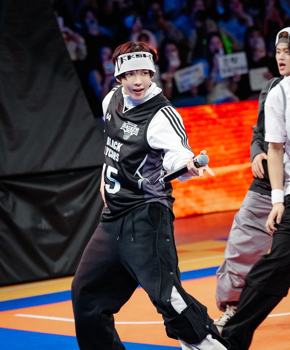 Halftime Show MATCH 3 ยังหล่อ เอ้ย! ยังสนุกขนาดนี้ แล้ว MATCH 4 จะพลาดได้ไง

ซื้อบัตรได้แล้ววันนี้ทาง Ticketmelon
🔗 ticketmelon.com/work.../3fight…

#3Fight3BasketBoySS2PresentedbyLACTASOY
#TeamBlack #TeamWhite
#WorkPoint23 #workpoint