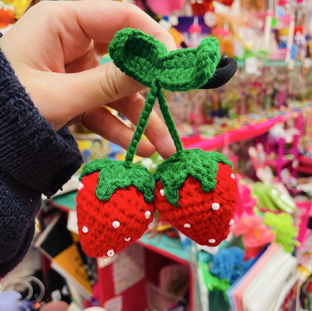 🍥にゅーあいてむ‼️🍥 らぶり〜杉❣️あみぐるみイチゴヘアゴム🍓だ