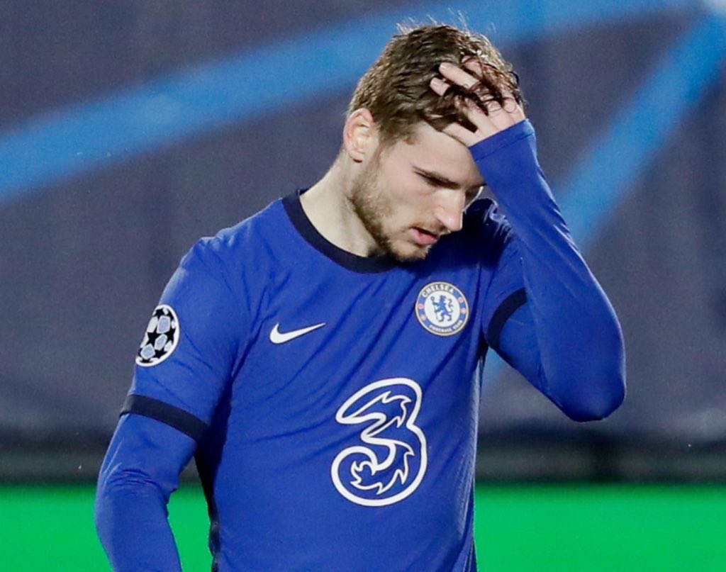 golz_tv's tweet photo. “Timo Werner couldn’t hit a cow’s ass with a banjo.” 😳

San Jose Earthquakes’ new signing Timo Werner got a lot of people excited. But USMNT legend Tim Howard isn’t impressed.

He covers the Premier League for NBC and he didn’t like Werner’s performances in England.

“I’m going to say something really disrespectful,” Howard began.

“And I don't know how else to say it, but Timo Werner couldn't hit a cow's ass with a banjo.”

“I watched him literally go through one-on-one with the goalkeeper and the ball ends up like….”

“It’s hard to watch. You ever get to see a baseball player get the yips? And it's hard to watch.“

“It almost to the point became comical and I'm like, that's not okay. When it becomes comical, you're like this is sort of infringing on like someone's personal life kind of thing, even though I just said a very disrespectful statement.”

“So does that get better in the MLS? I don't know.”

Landon Donovan added: “I'm betting no if I had to bet.”

Werner is a new DP for Earthquakes, and is expected to lead them back to MLS playoffs.

He has 154 goals in 451 matches across the Premier League and Bundesliga. He also has 24 goals in 57 games for the German national team.

However, the forward has been heavily criticized for his misses in front of goal. Still only 29, how will he do in MLS?

[via Unfiltered Soccer podcast]