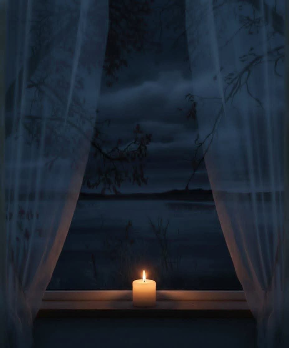 الظلام هناك يشبه ما في صدورنا، لكننا هنا نضيء لأنفسنا شمعة اسمها "لعل".
#صباح_الخير 
#رمضان_كريم 
#إبراهيم_جلال_فضلون