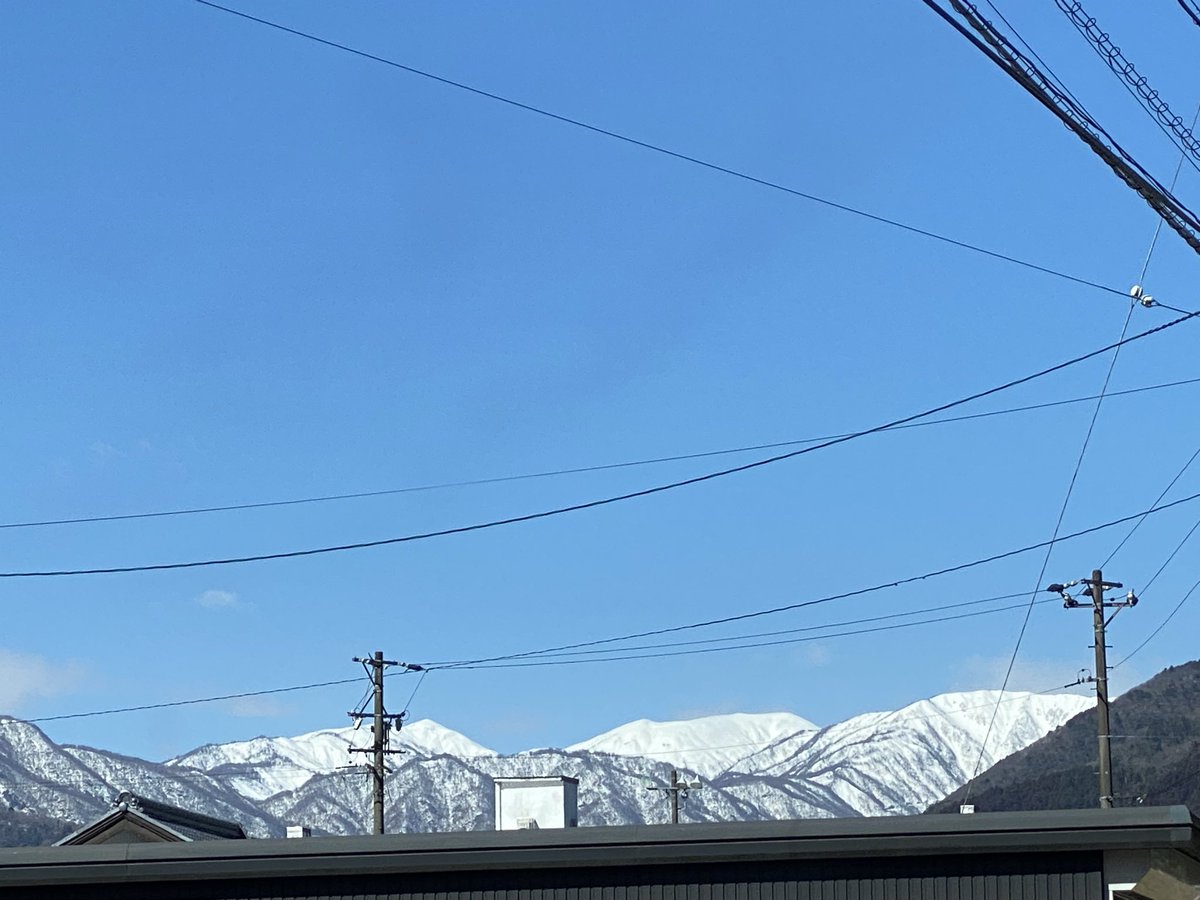 【176日目】

厳しいなぁ〜
雪山だらけの山⁉︎
いつになったら？
山越え出来るのか？

岐阜県13/55

＃岐阜県
＃道の駅
＃道の駅スタンプラリー
＃全国制覇
＃日本一周
＃車中泊
＃車中泊飯
＃軽バンライフ
#アクティバン　
＃Jackery
＃WECARS