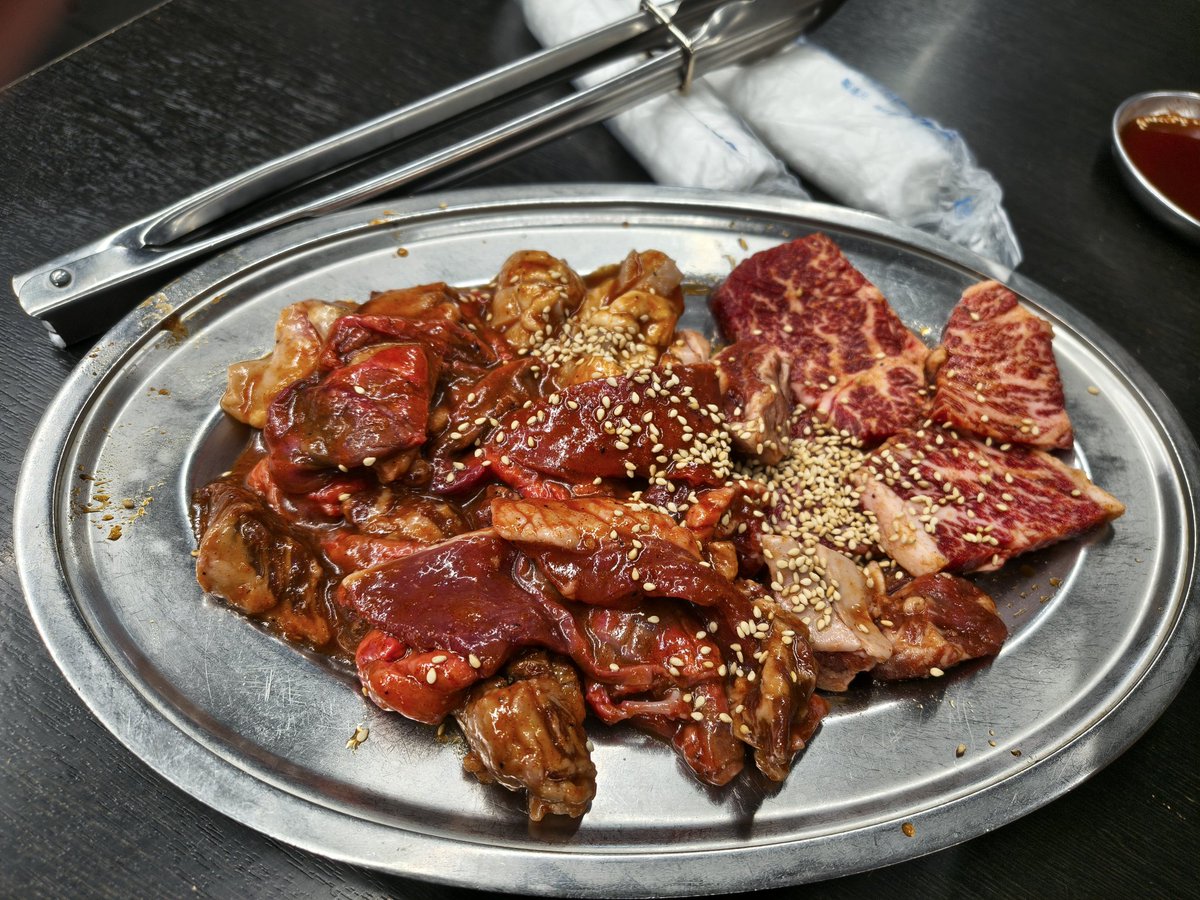 zoxy6414's tweet photo. はじめまして
プップギ、カルビすじ、ハラミすじ
美味しゅうございました😋

焼肉ホルモン 空 鶴橋本店 https://t.co/GUvervgBNO