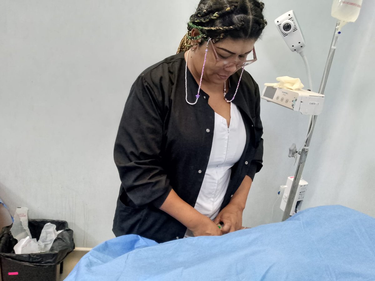 #Esmeraldas | El #HospitalDTC, activó el plan de contingencia en los servicios de emergencia, hospitalización y áreas críticas las 24 horas durante el feriado de carnaval 2026, dejando un reporte de 552 usuarios atendidos por diferentes patologías. #ElNuevoEcuadorImpulsa