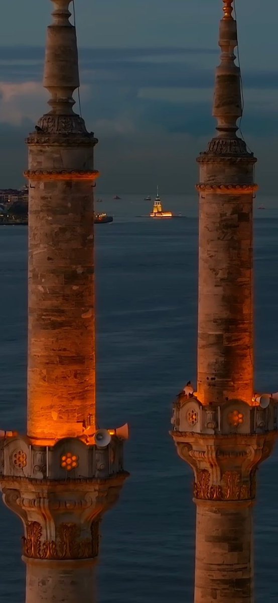 Rahmet ve mağfiret ayı mübarek "Ramazan Ayının" ülkemize,İslam alemine hayırlara vesile olmasını Rabbimden niyaz ediyorum.