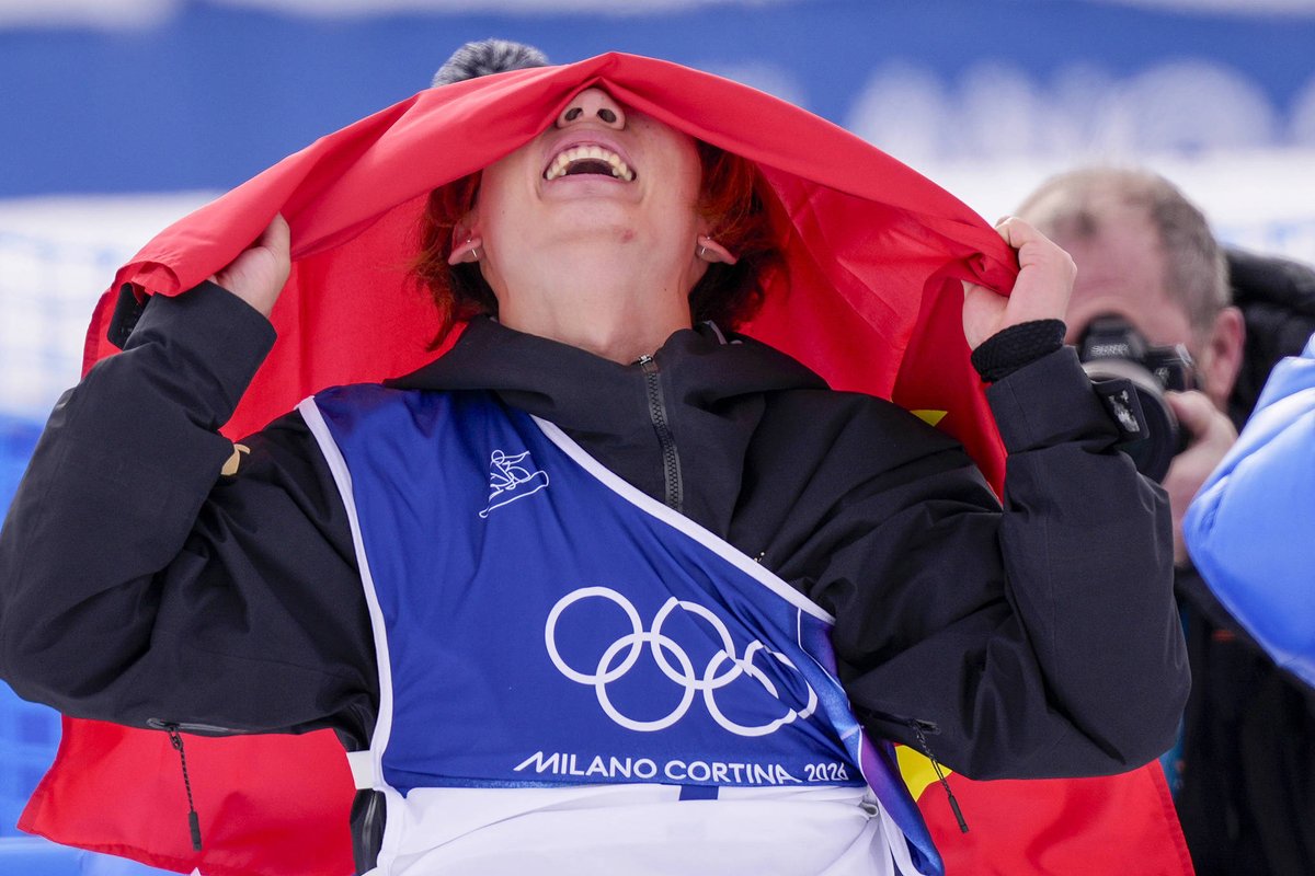 Frontlinestory's tweet photo. #FrontlineFocus: Beyond medals — Stories from 2026 Winter Olympics

February 18 saw a major breakthrough for Team China 🇨🇳 at this year's Winter Olympics – with two unforgettable wins that extend beyond the medals:

🏅Su Yiming — Birthday gold & a comeback story

Su Yiming made history by winning gold in men's snowboard slopestyle on his 22nd birthday – a medal, birthday celebration, and Chinese New Year gift all in one. He delivered a stunning first run of 82.41 points, holding off top contenders to secure the title.

It was China's first gold medal at the Milan–Cortina Games, and the country's first Olympic gold ever in men’s snowboard slopestyle.

Notably, Su had already made history in 2022 – winning silver in slopestyle at the 2022 Winter Olympics, China’s first Olympic medal in the event. He also claimed gold in big air in Beijing.

Between the two Olympics, Su endured injuries and setbacks. Reflecting on his journey, he said his growth over the past four years is reflected most in his stronger mentality and resilience – a champion rebuilt not just physically, but mentally.

Adding to his 2026 campaign, Su had earlier secured a bronze in big air.

🏅Xu Mengtao — A fifth Olympics, a defended crown

At 35 years old, Xu Mengtao successfully defended her Olympic title in women's freestyle skiing aerials, becoming one of the few athletes to repeat as Olympic champion in the event.

She delivered a spectacular final jump scoring 112.90 points, sealing victory in her fifth Olympic appearance – a rare testament to longevity in a sport known for explosive power and high injury risk.

Her win was also part of a strong Chinese showing, with teammate Shao Qi capturing bronze🥉with 101.90 points, underscoring China's depth in aerials. 

#2026WinterOlympics