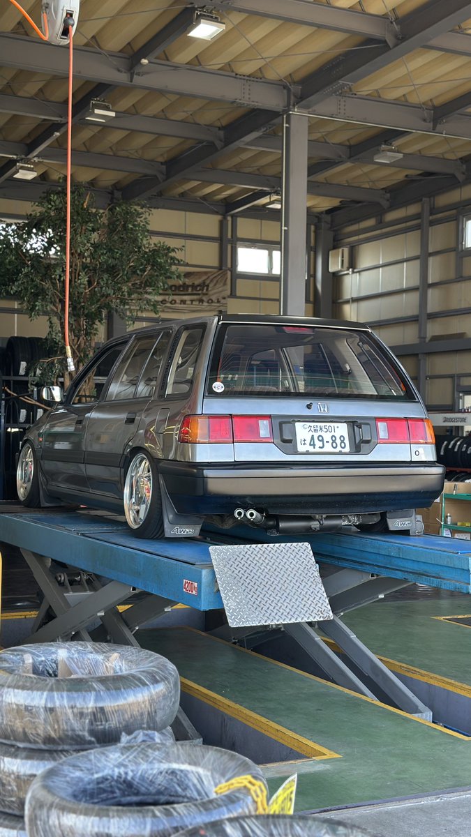 dc812_b's tweet photo. 売り　緩募
シビックシャトル　EF5
ZC 5MT 走行13万キロ
機関類は良好
定番のトレーリングアームブッシュはウレタンに打ち替えてます。
オーディオは4chアンプで前後スピーカー駆動とウーファーは別アンプ駆動させてます。
外装は綺麗ではないです
内装はかなり綺麗だと思います

急いでないので100万 https://t.co/hS3uzlEDmd