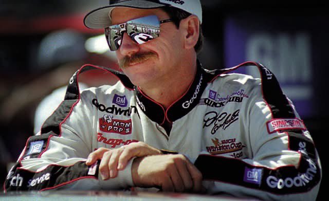 patrickBuelt1's tweet photo. We will always remember Dale Earnhardt Sr number 3 Care at the Daytona 500 race 2001 aka the intimater 
#daleearnhardt #Daytona500 #daleearnhardtJr #KevinHarvick https://t.co/BXykQcOpLn