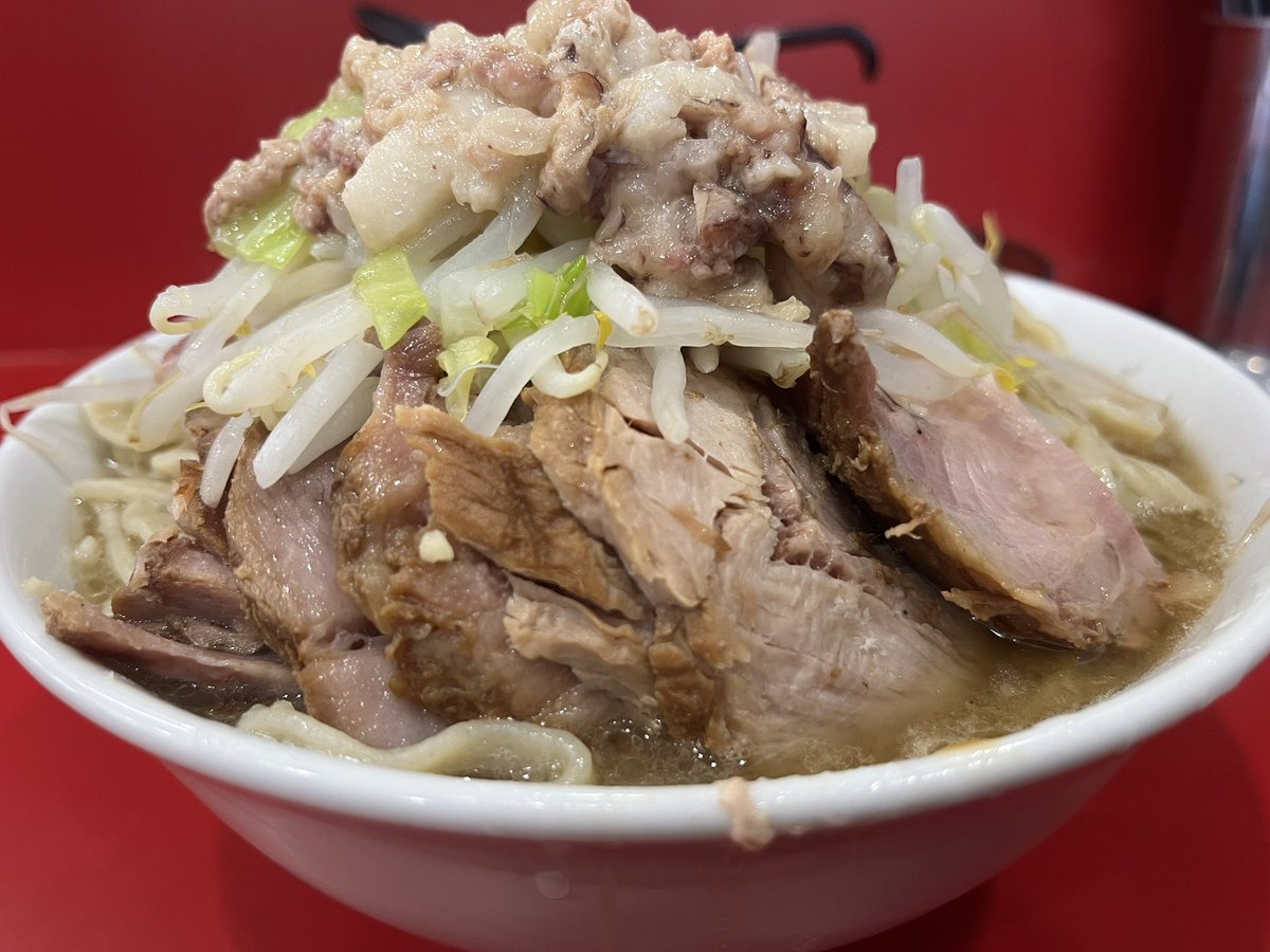 ラーメン二郎生田駅前店☀️21

仕事終わらせダッシュでコチラに😊🚗💨開店30分前２番手
安定の一杯美味いなぁ〜😘