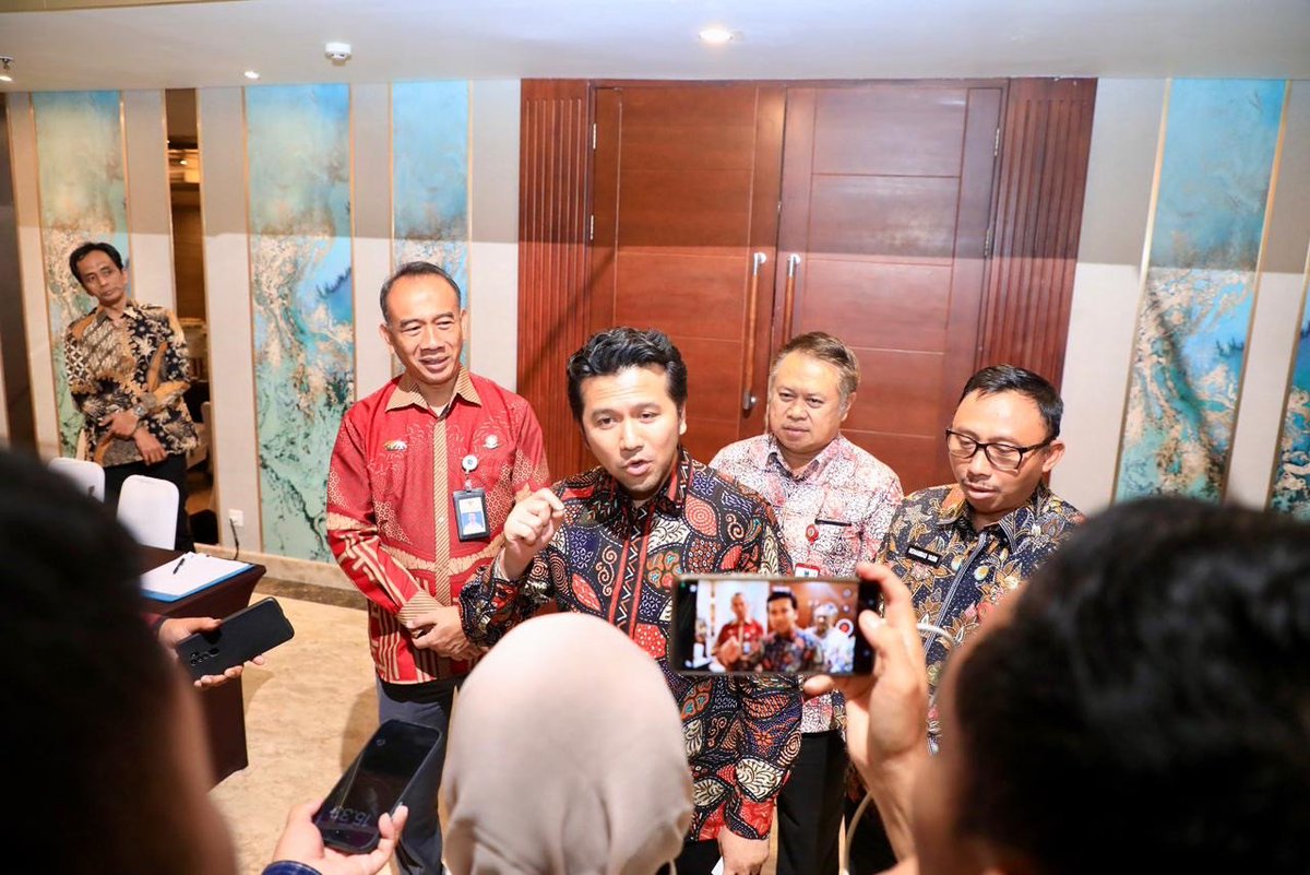 Txt Transportasi Umum tweet media