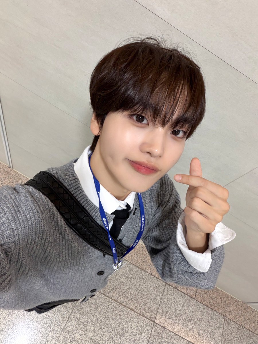 [📸]
인턴스텔라 in #국회박물관
⠀
#CRAVITY #크래비티
#형준 #HYEONGJUN