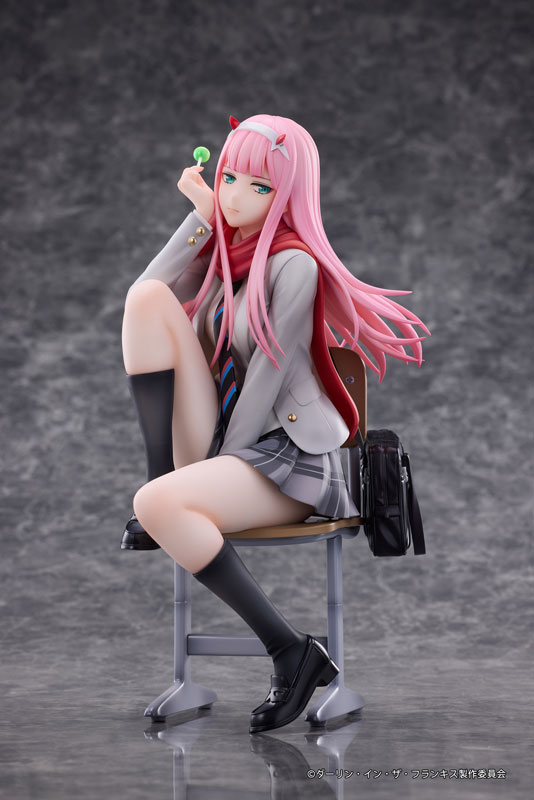 TVアニメ「ダーリン・イン・ザ・フランキス」より制服姿の「ゼロツー
