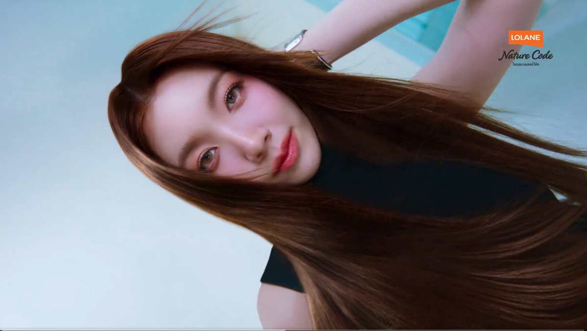 ีคืองี้นะคือผมน่ะแพ้แล้วคับ ไม่เคยมีวันไหนชนะน้องออมเลย แพ้ราบคาบแพ้อยู่คนเดียวด้วย น้องออมกับผมสีเข้มคือสวยมาก 

#LoLaneBotanicxOrm
#ormkornnaphat #ออมกรณ์นภัส