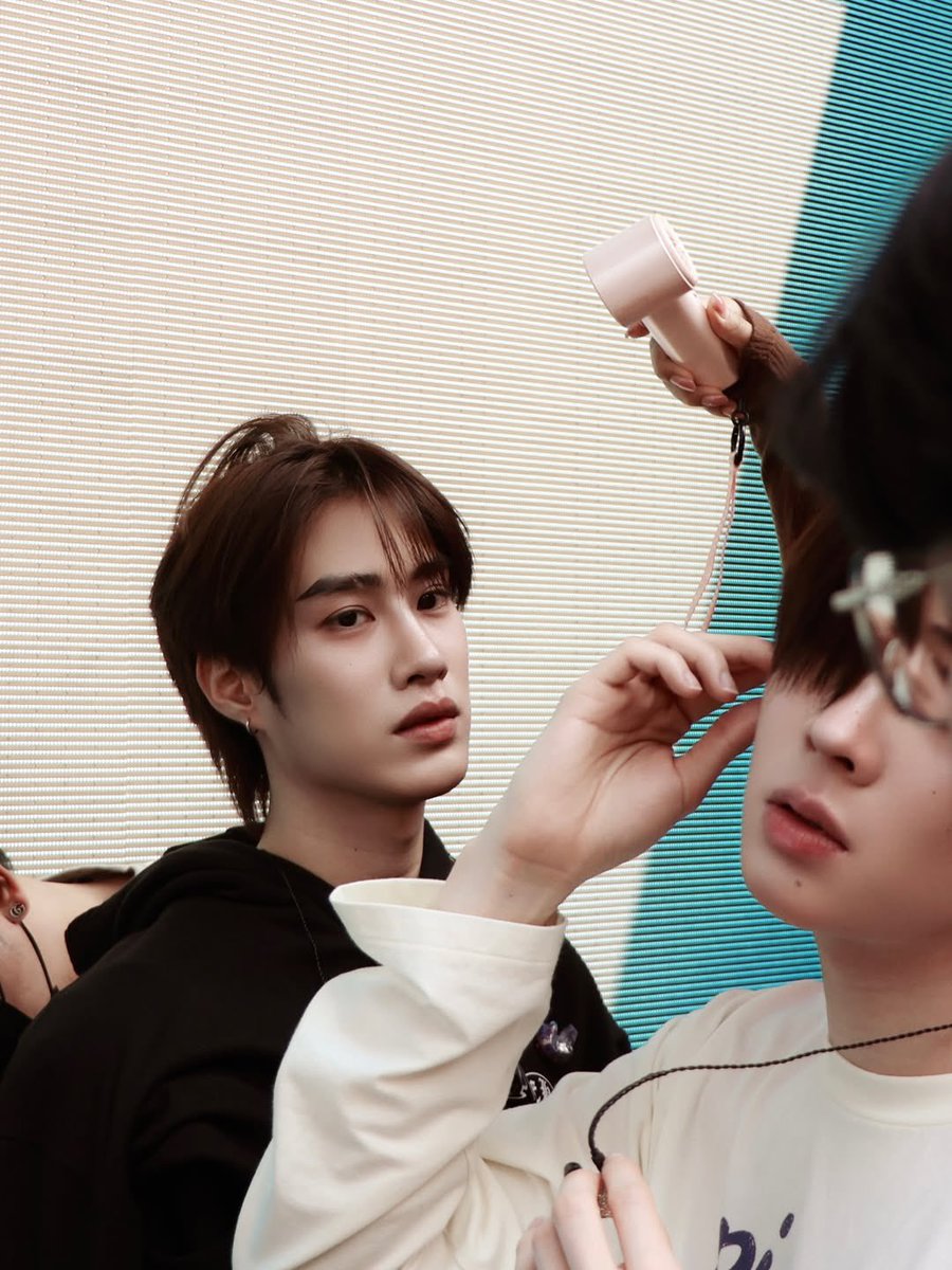 : อยากกลับมาไหม
: คนเราเลิกกันครั้งเดียวก็พอแล้ว