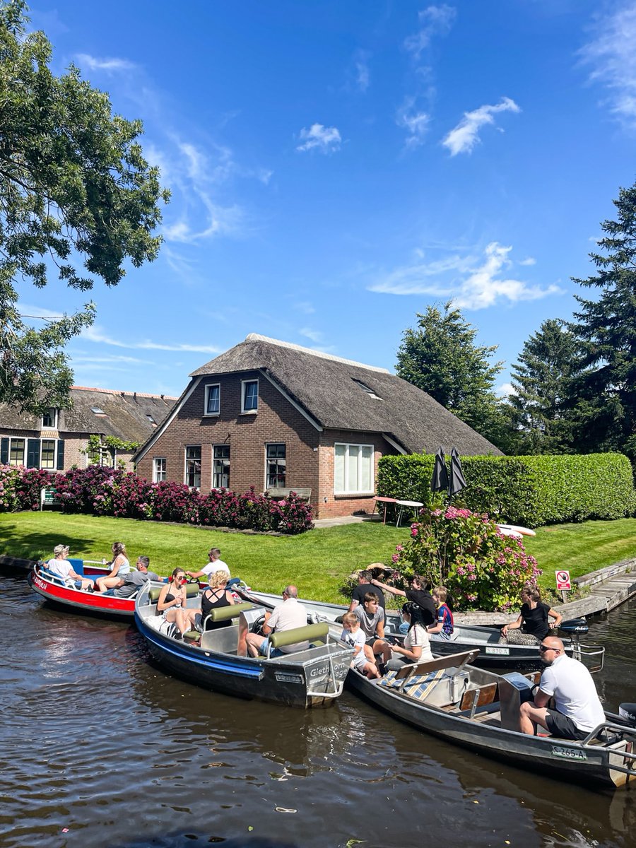 world_tourists_'s tweet photo. 📍Giethoorn Village, Netherlands 🇳🇱 https://t.co/lXQrIS2iaP