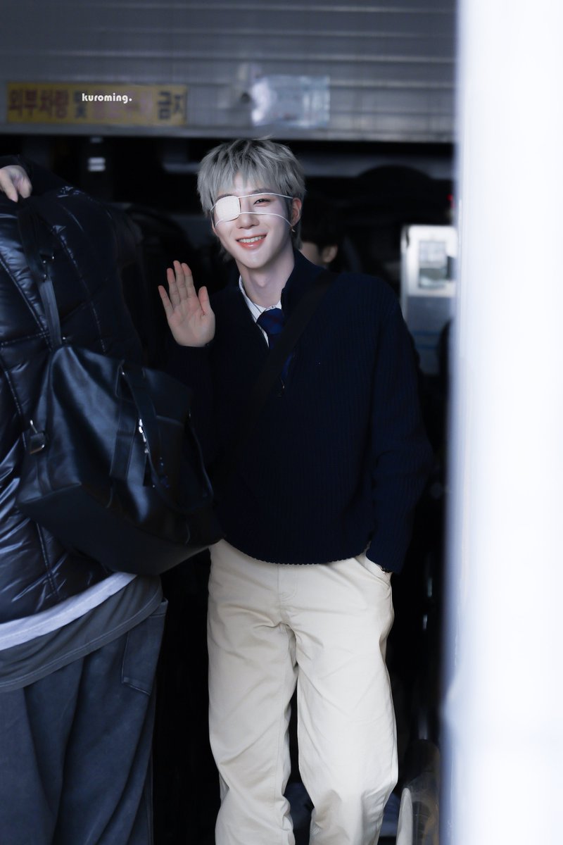 ᴋᴜʀᴏᴍɪɴɢ。 tweet media