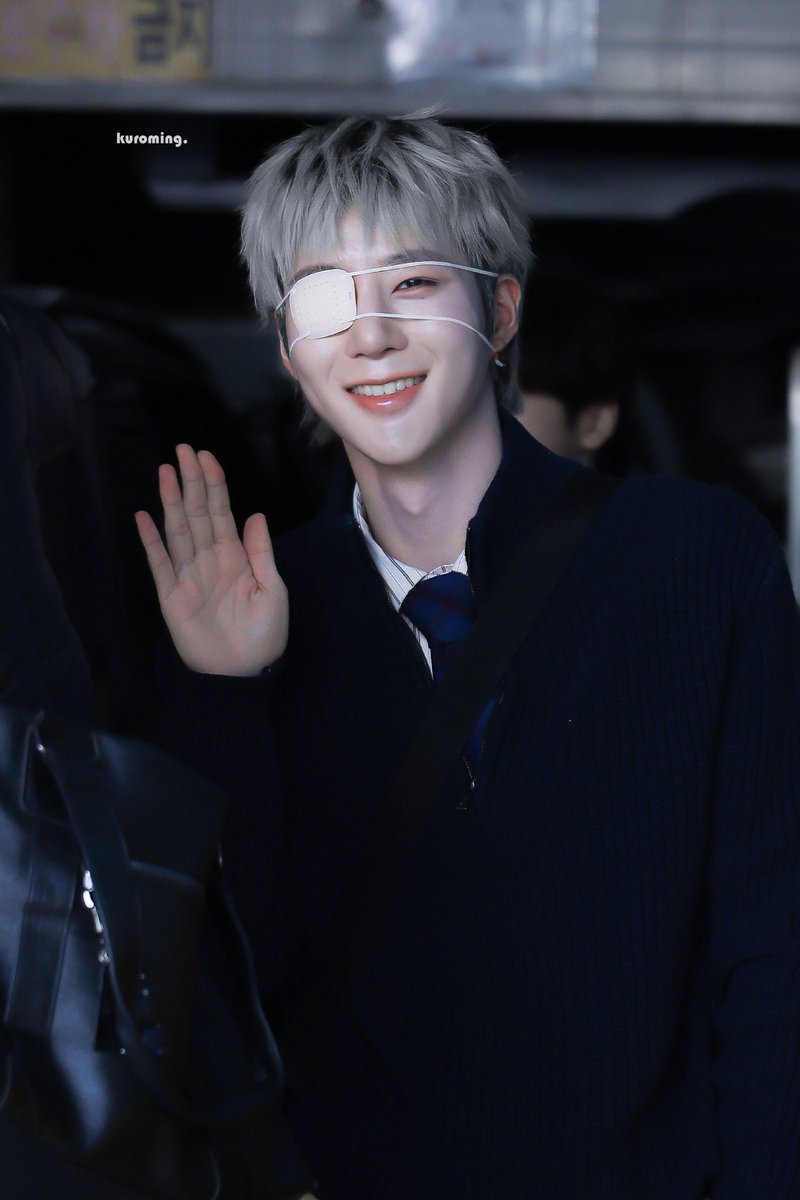 ᴋᴜʀᴏᴍɪɴɢ。 tweet media