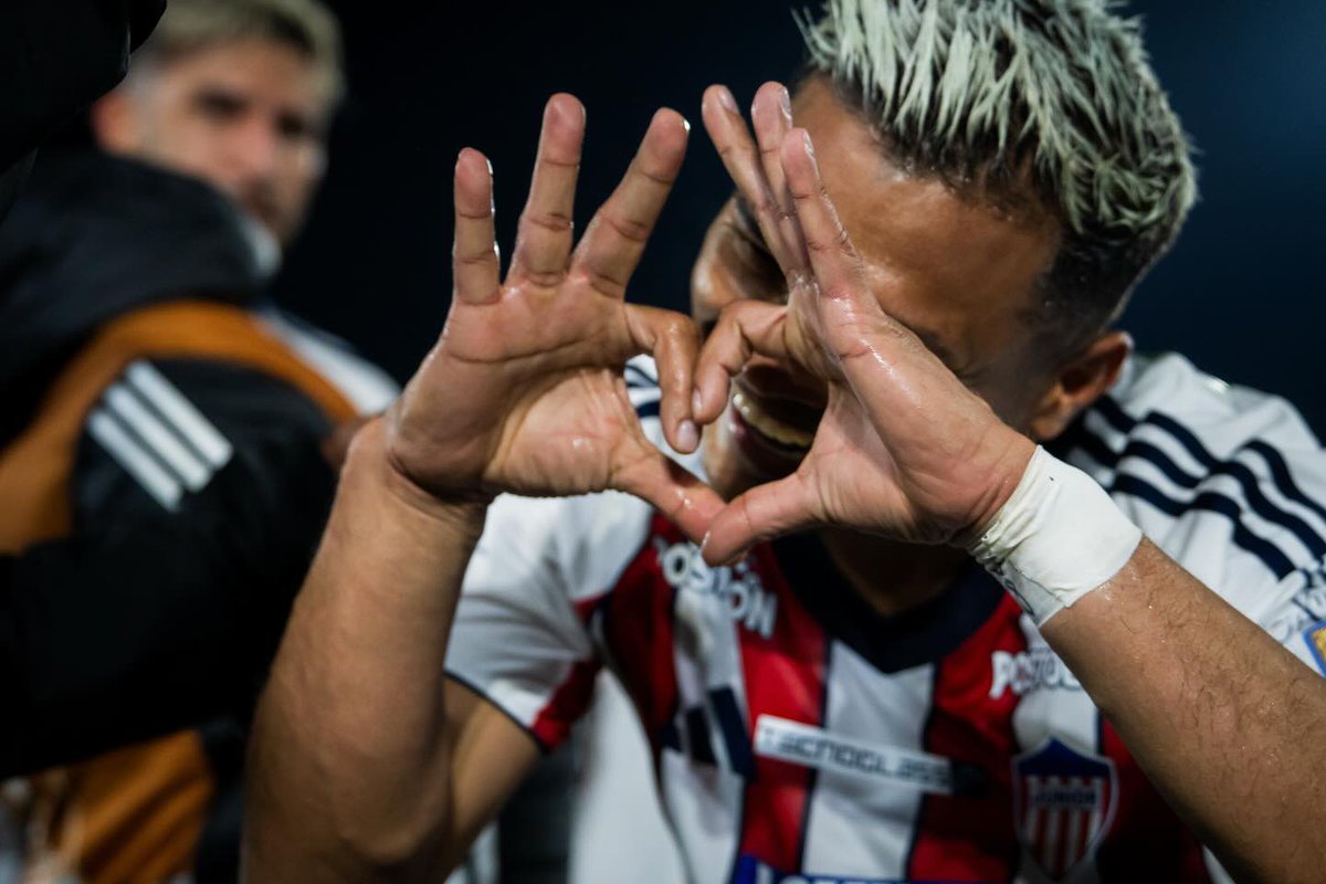 Gol de Teo
Gol 99 con Junior
Le marca al América
En su cumpleaños 99
Es Teo.