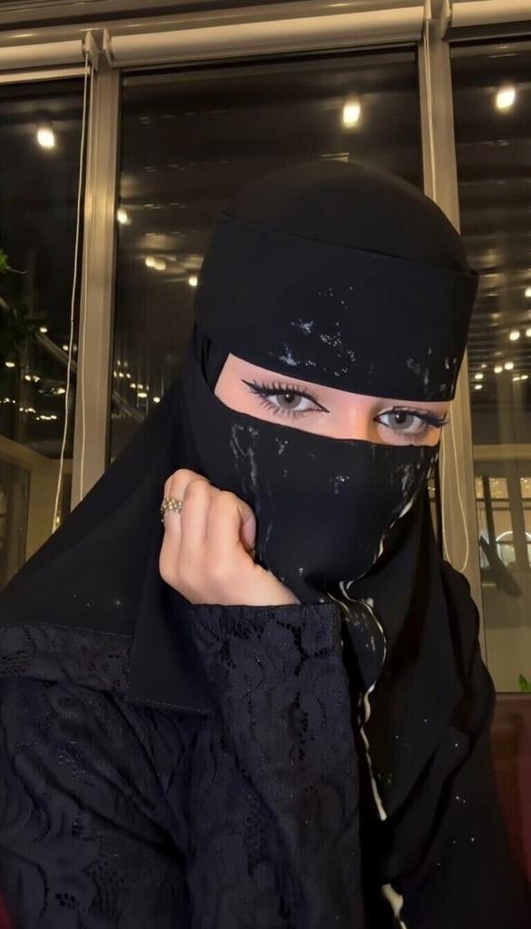 _cuteslole's tweet photo. اخوي الخنيث خرب علي نقابي وانا رايحة للدوام وش اسوي 🥹 https://t.co/BrLTz9l0Jv
