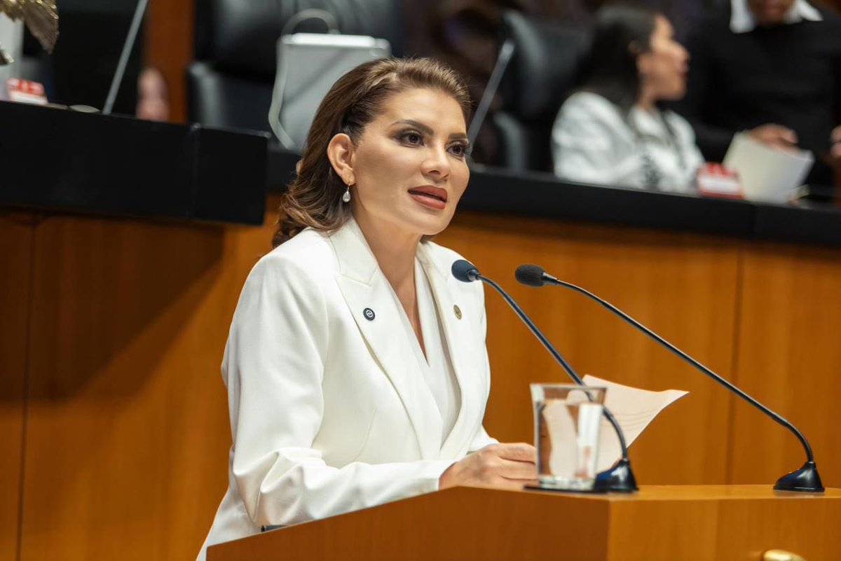 “LA COCINA TRADICIONAL ES PARTE DE NUESTRA IDENTIDAD SONORENSE”: LORENIA VALLES 🍲✨

👩‍🍳 La senadora Lorenia Valles resaltó el valor de la cocina tradicional de Sonora como símbolo cultural y gastronómico.

👉 infoson.com.mx/2026/02/18/la-…

#InfoSon #Gastronomía #Sonora 🍲🌵