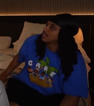 <a href="/AMPexclusive/">AMP</a> That feeling when yo parents catch you doing what you not supposed to be doing 😂😂😂😭