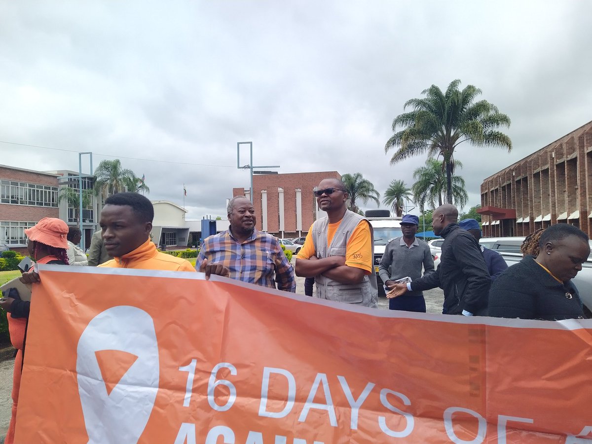 MARCFT1's tweet photo. Marcf participating in a March to raise awareness on the increase of child trafficking cases in Partnership with Masvingo City Council.@unicef@city of Masvingo,@TellZimbabwe @EMA @NLinZimbabwe @USEmbZim @AusEmbZim @UAEEmbassyUS @JamieChikodzi @tinagochikoto
@sight savers https://t.co/t9gFV0YBXZ