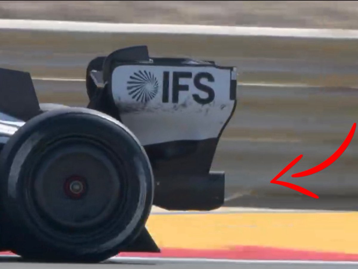 robertofunoat's tweet photo. Scia dal posteriore della Cadillac #F1 #Bahrain #Test2 #Day2 #Cadillac https://t.co/xunwGrEEtZ