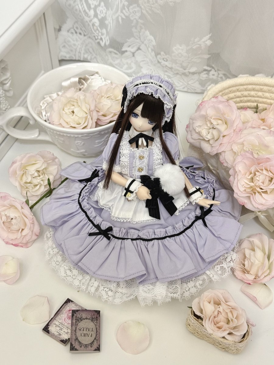 やわらかな紫に 黒のリボンを添えて 甘さをひかえた上品な可愛さ