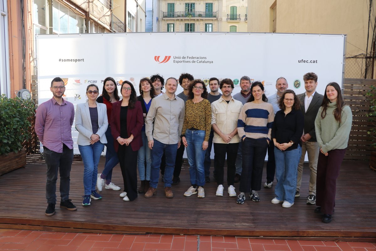 Fundperetarres's tweet photo. 🫂 Mig miler d’#infants, #famílies i #professionals participen durant dos anys en un #programainternacional per prevenir la violència en l’#esport. Arrenquem el projecte #360SafePlay! 🧡 @diba @UFECcat #EducarActuarTransformar https://t.co/5yaArAeDTO