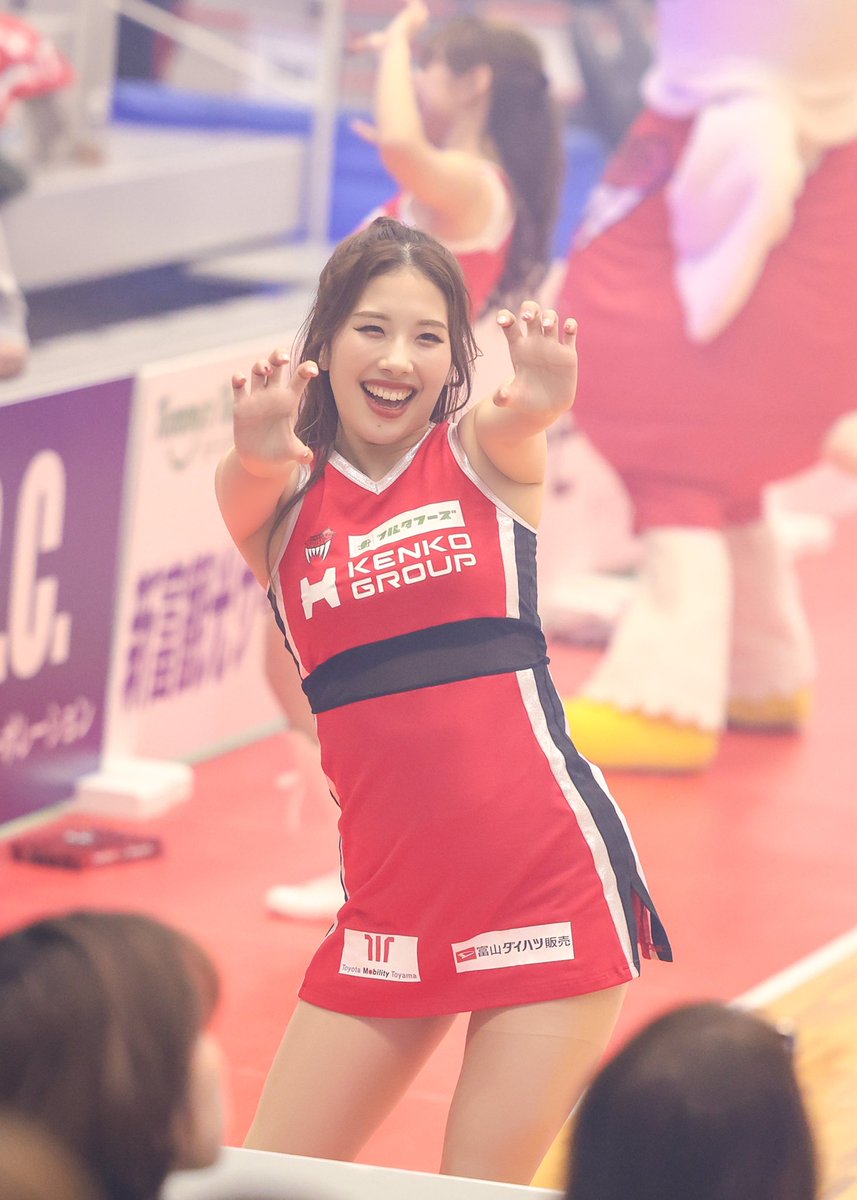 junneo0924's tweet photo. 2026/02/15
#富山グラウジーズ VS レバンガ北海道
HANAYO さん
(@hanayo_gow)
(G.O.W ROUGE 💃💋)
ありそドームにて🏀
㊗️北日本新聞掲載😍
HANAYOさんのダンスはいつも明るくて元気で力強くて豪快👏
まさに「ザ・チア」そのものなのです😊
#HANAYO
#GowRouge
#Gow
#Bチア
#ポートレート
#portrait https://t.co/74MofaTj5i