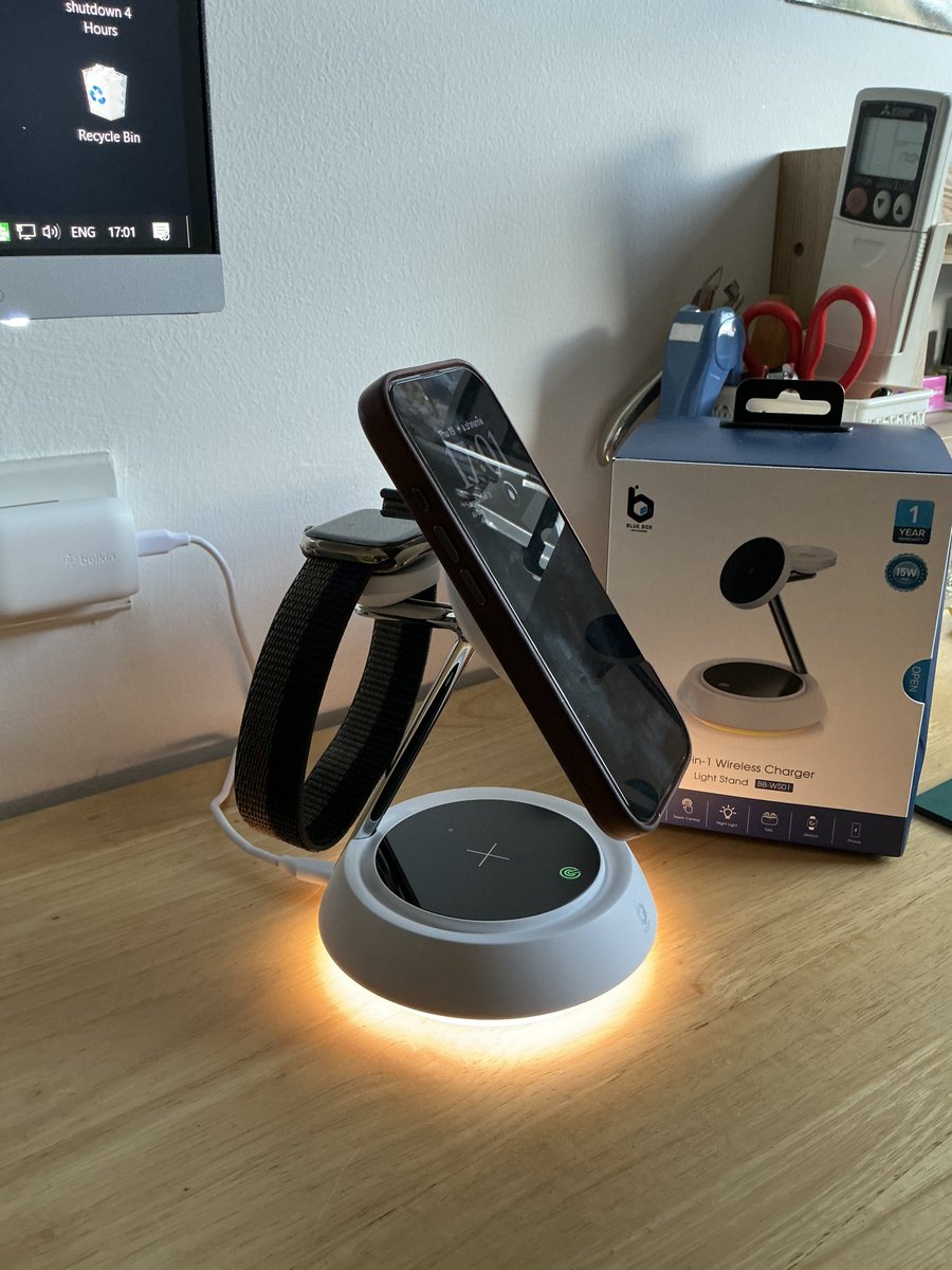 วันนี้อยากจิมารีวิวน้องแท่นชาร์จ 3 in 1 ตัวนี้ เป็นแท่นชาร์จไร้สาย ชาร์จโทรศัพท์ Smart Watch หูฟังได้ในตัวเลย แถมมีไฟ Ambient ใต้ฐานให้ด้วย หรูหราไฮโซ ใช้ในห้องนอนก็ได้ ห้องทำงานก็ดี ราคาไม่แพงมาก กดโค้ดดี ๆ อาจได้แค่ 7xx บาท

s.shopee.co.th/3LLVEMbAXe