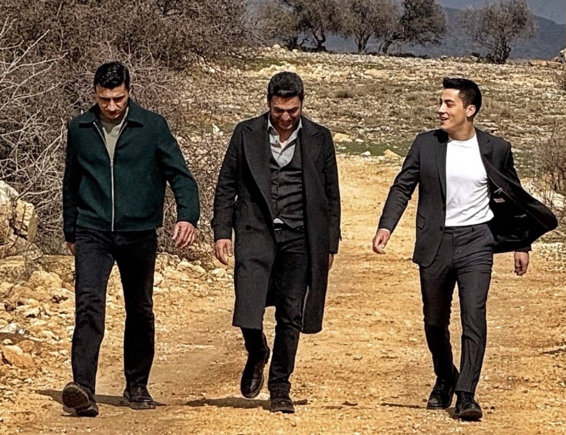 DisasterQueenEs's tweet photo. siz üçünüz tek
tüm piyasaya denk açıkçası https://t.co/KlxGEKVvzM