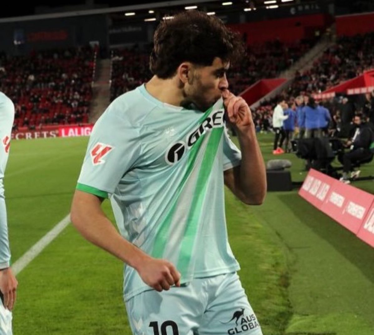 Abde: "¿Mi mejor versión? Yo creo que aún falta. He encontrado un hogar aquí en Sevilla. Me encanta la ciudad, el clima, la afición del Betis. Ya lo dije el otro día, somos unos los locos de la cabeza. Tanto a mí como a mi familia nos encanta Sevilla"

Lo quiero mucho 🦁🇲🇦