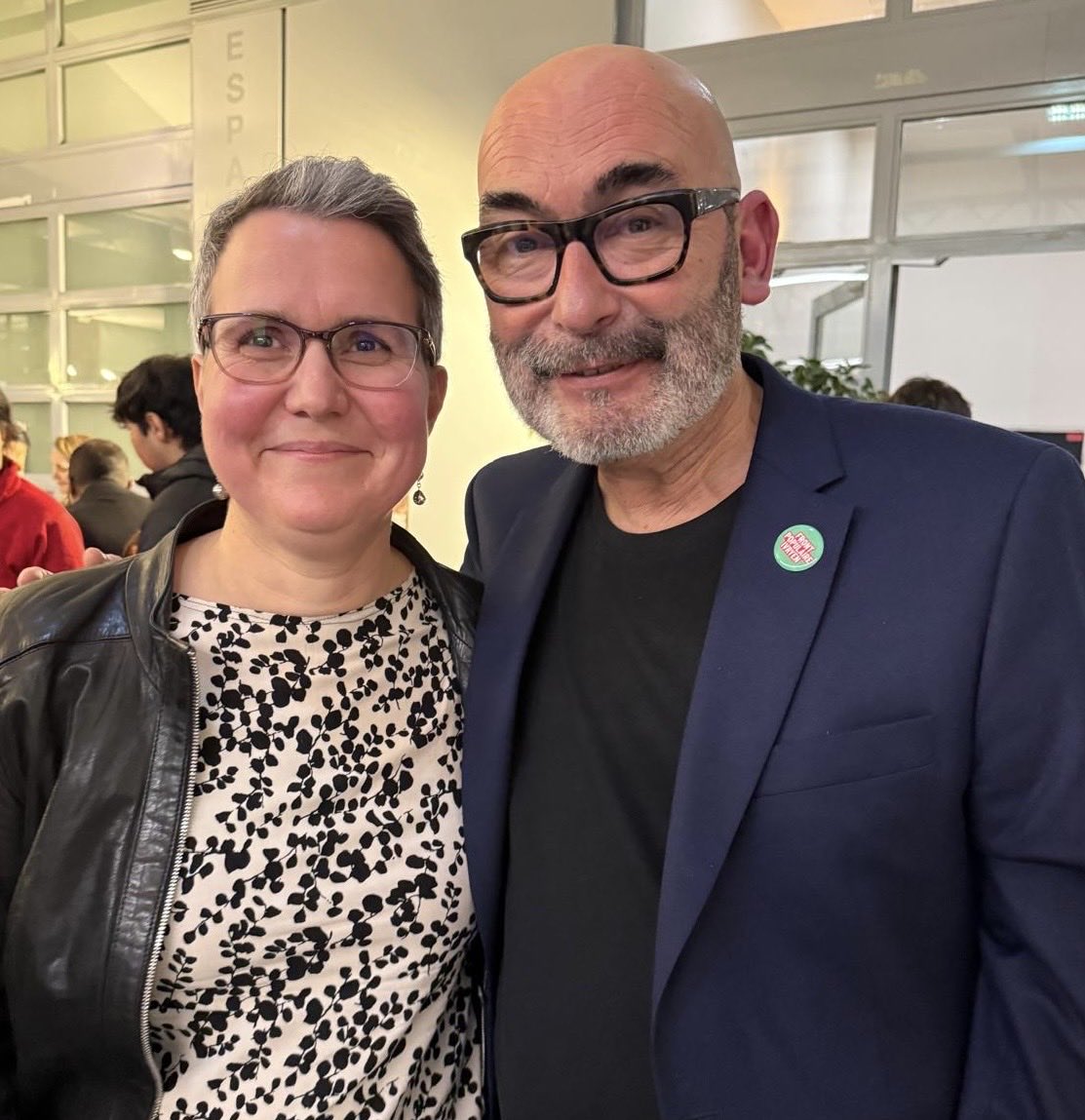 Le Front populaire ivryen✨ou ce que la gauche peut faire !
1/3 des candidats sont des citoyens choisis par votation citoyenne, d’autres conseillers associés car résidents étrangers.
Égalité , services publics, émancipation… sont au cœur ! 
Bravo <a href="/pbouyssouivry/">Philippe Bouyssou</a> et son équipe !