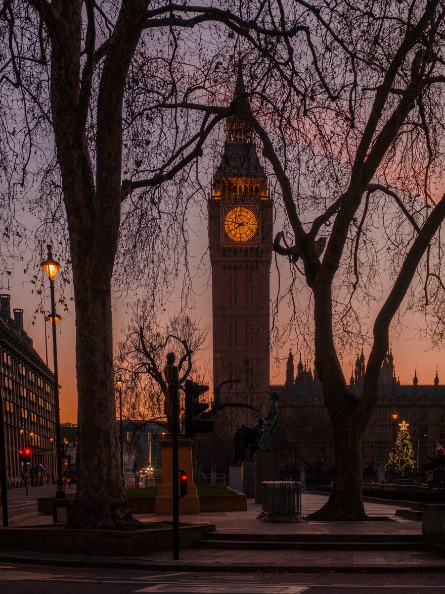 StupendousNatur's tweet image. Sunset in London, UK 🇬🇧