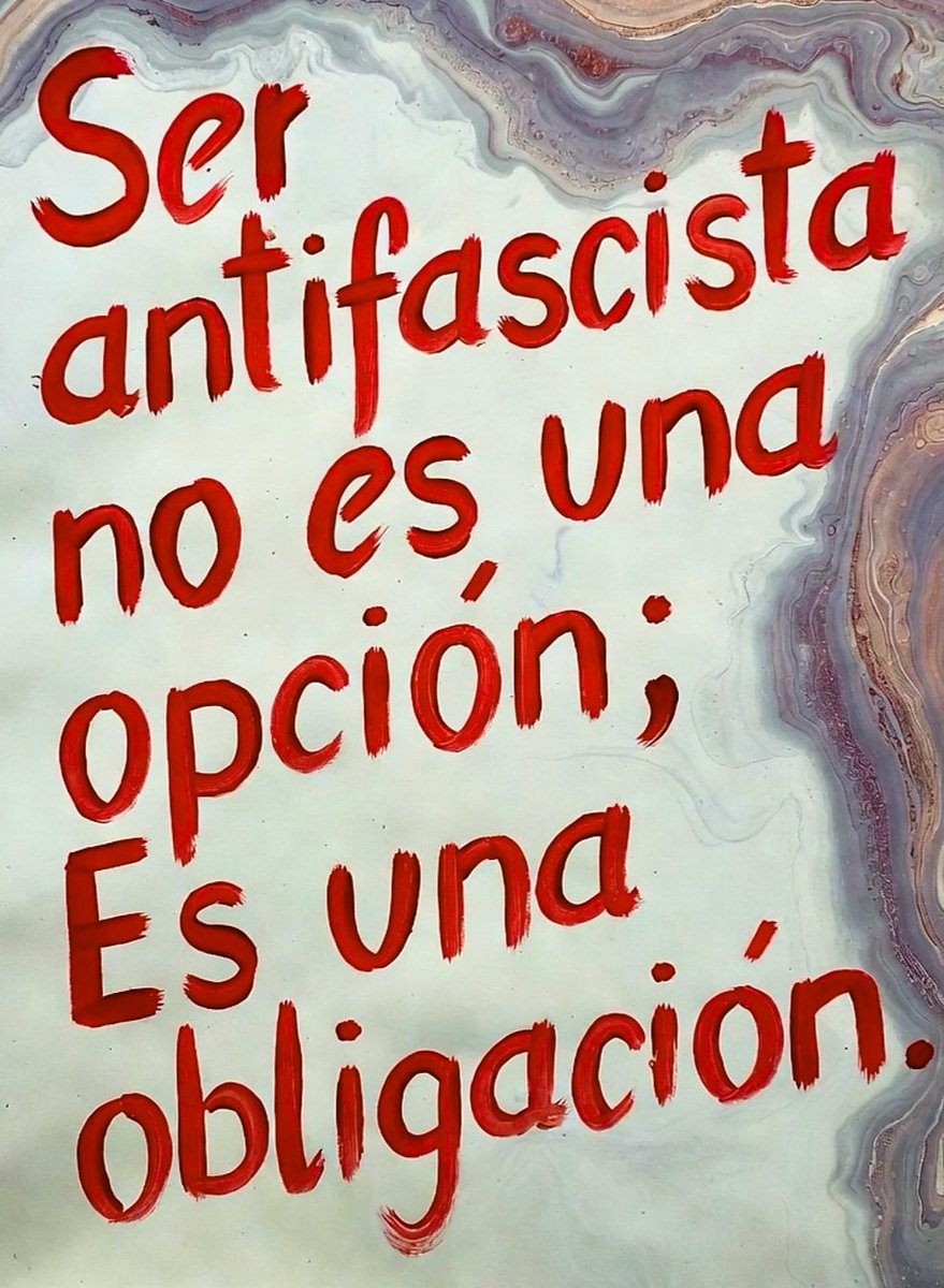 Tal y como está España,llena de SUNNORMALES envueltos en la bandera... Sí que es una obligación ser ANTIFASCISTA.