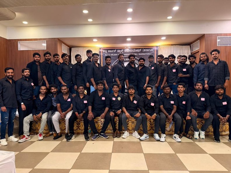 KANNADA__BO's tweet photo. Pushpa star #AlluArjun employed fan club in Karnataka.

Good opportunity for unemployed youth to get salaried job. 

#AlluArjun #AA https://t.co/BwIgLNbQCo