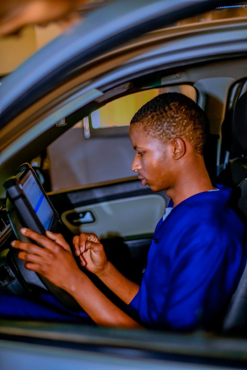 gitisitss's tweet photo. Level 5 #AutomobileTechnology students from Gitisi TSS for visiting #RPCollege 🚗🔧 The exposure to practical training, modern facilities, and industry-relevant skills strengthens collaboration and prepares them for the future.! 💛 #GitisiTSS #TVET #Partnership" https://t.co/pWzP308MWP